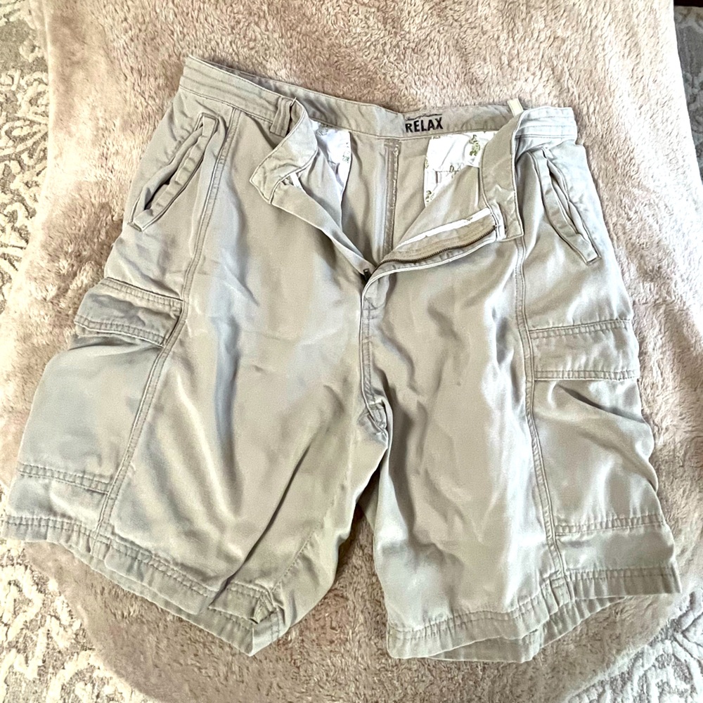 Size 38 Tommy Bahama Relax khaki Cargo Shorts